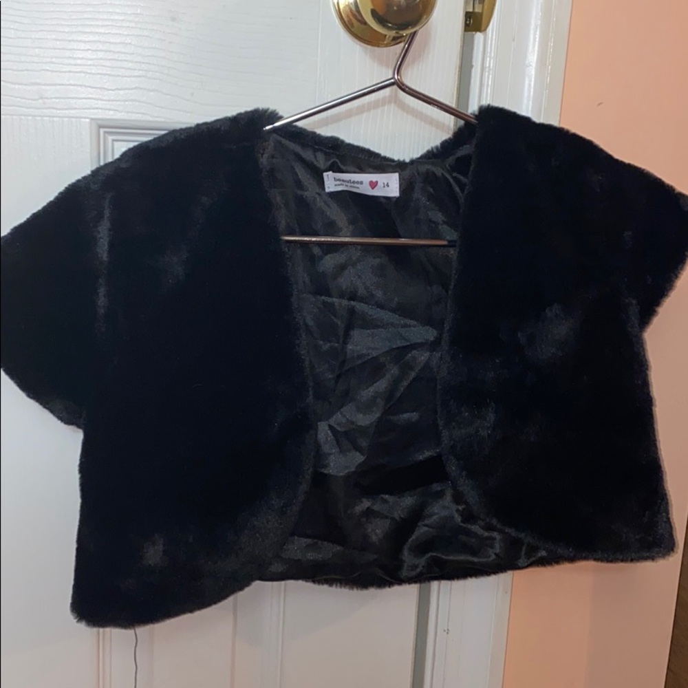 NWT Girls faux fur shrug